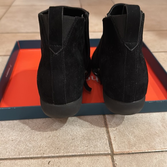 Aerosoles Women's Black Suede Spencer Boots Size 8.5 Wide - Picture 8 of 9